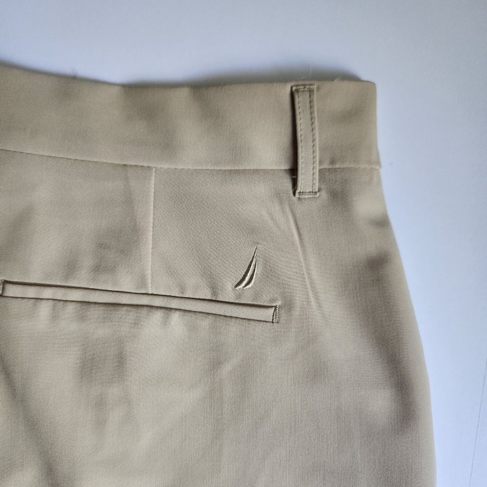 NEW!! NAUTICA Women Tan Beige Shorts Dressy Casual With Pockets & Pleats Size 10 - Picture 7 of 10